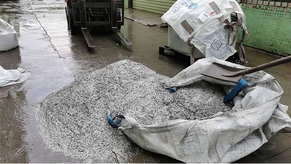 7月21日在暴雨中91麻豆精品国产91久久久久久金属回收国产麻豆成人传媒免费观看一批